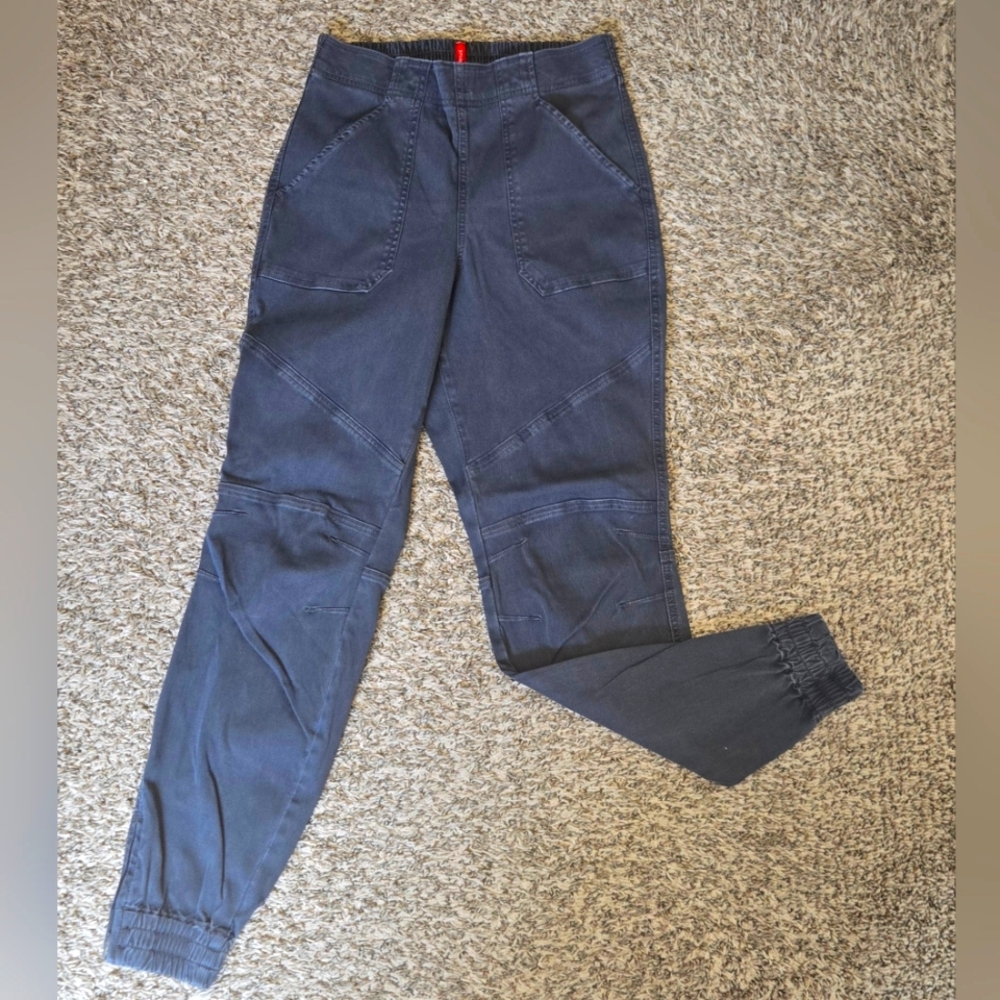 New Without Tags. Spanx Stretch Twill Cargo Pull On Ankle Zip Jogger Gray